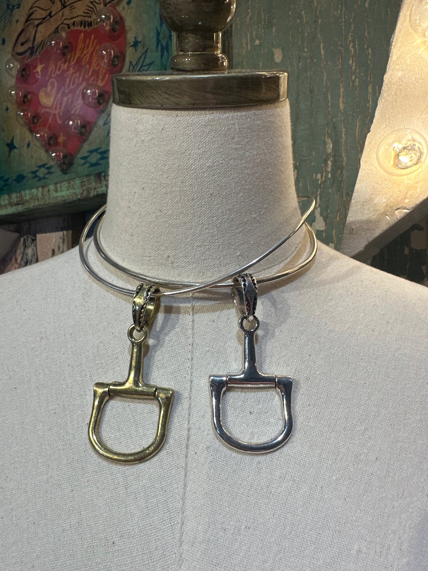 Medium Solid Metal Horse Bit Choker