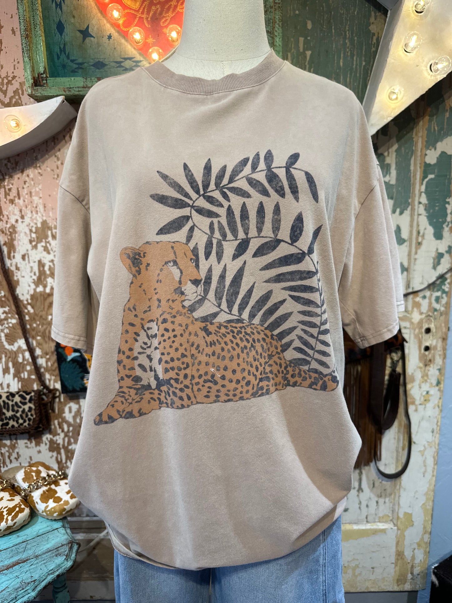 Easel Butter Soft Oversized Cheetah Tee