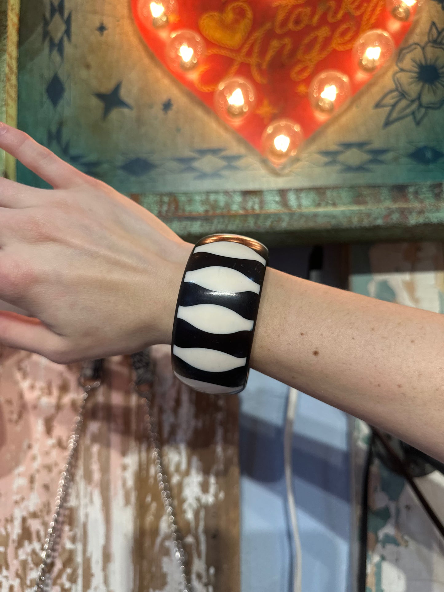 Black & White Thick Line Bangle