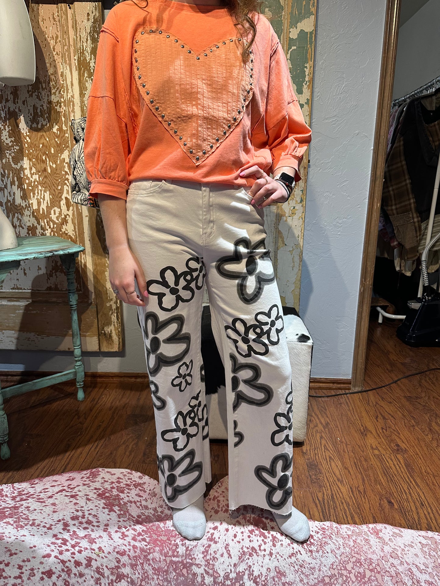 Easel White Flower Pant