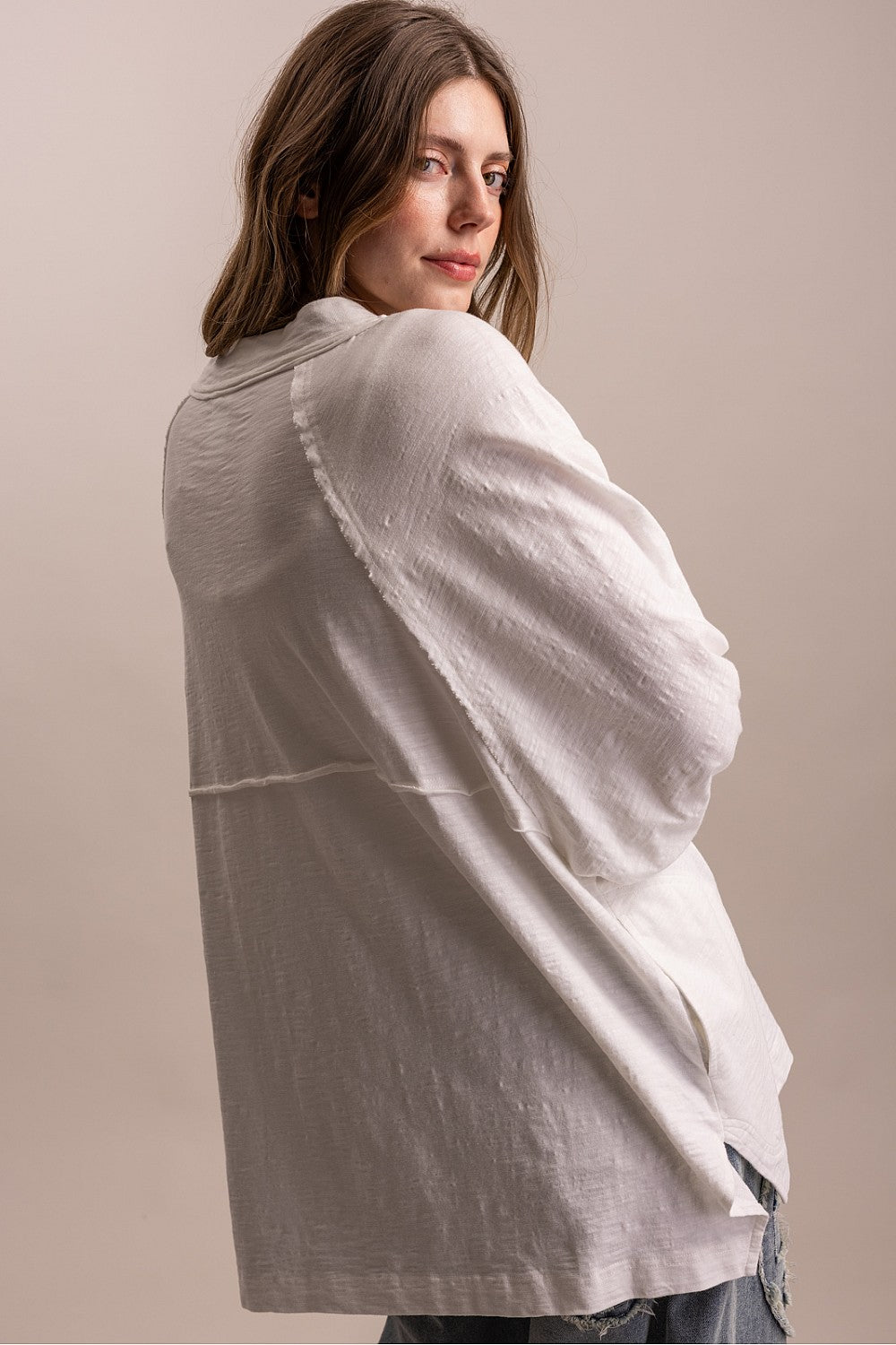 BlueVelvet Off White Round Neck Top
