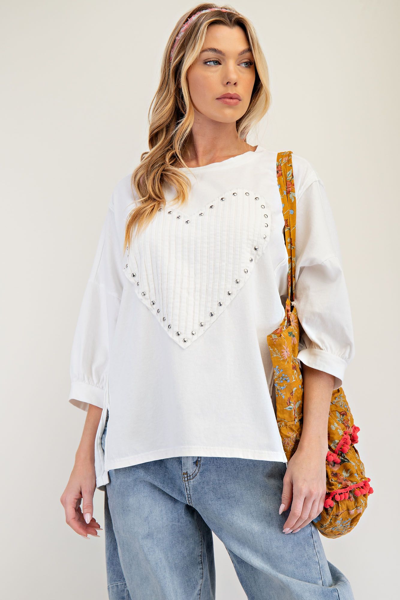 Easel Stud Heart Patch Knit Top White