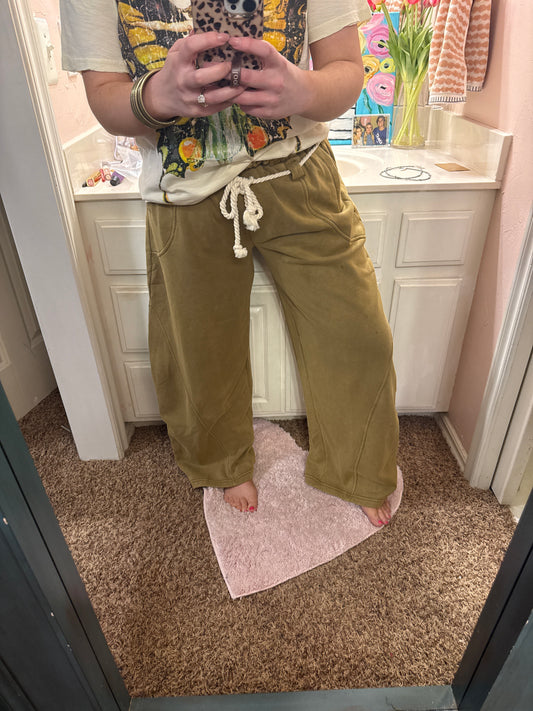Easel Golden Kiwi Barrel Pants