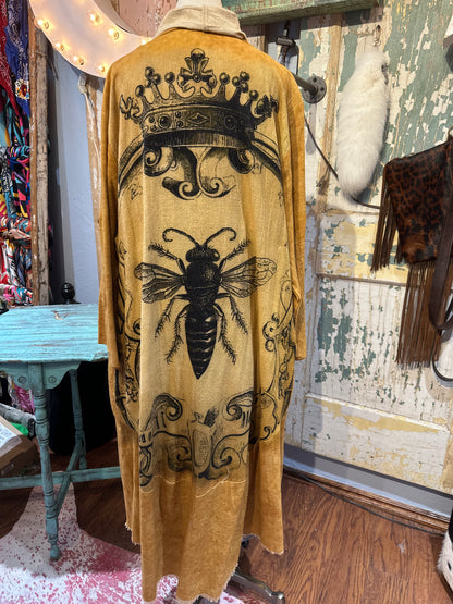 Linen Queen Bee Duster