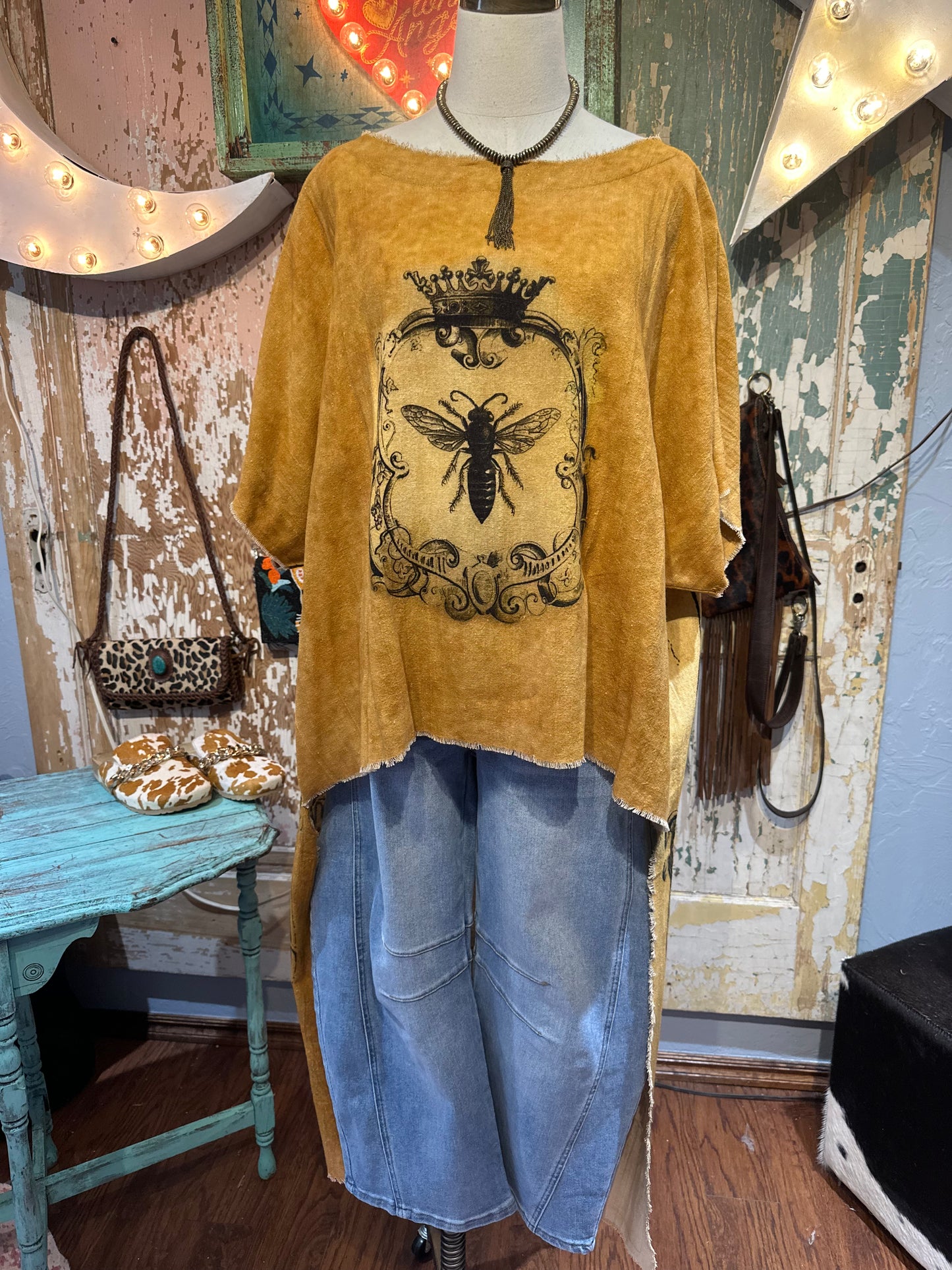 Linen Mustard Queen Bee Duster