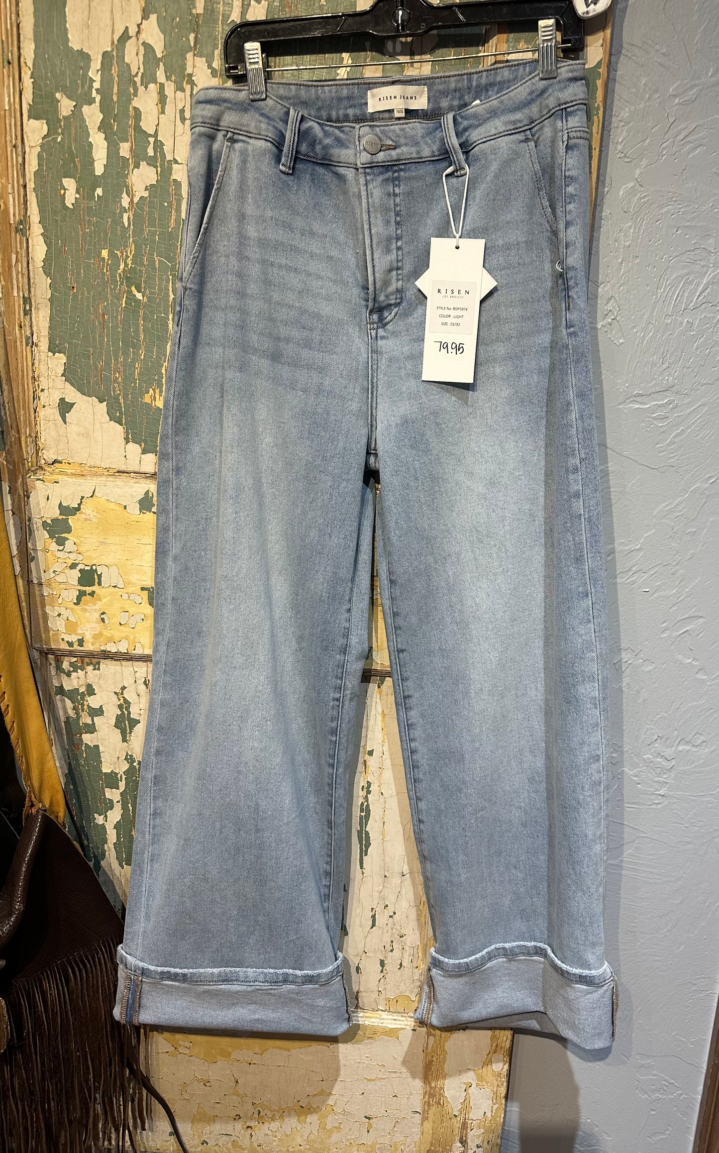 Risen Light High Rise Wide Flare Jeans w Wide Hem
