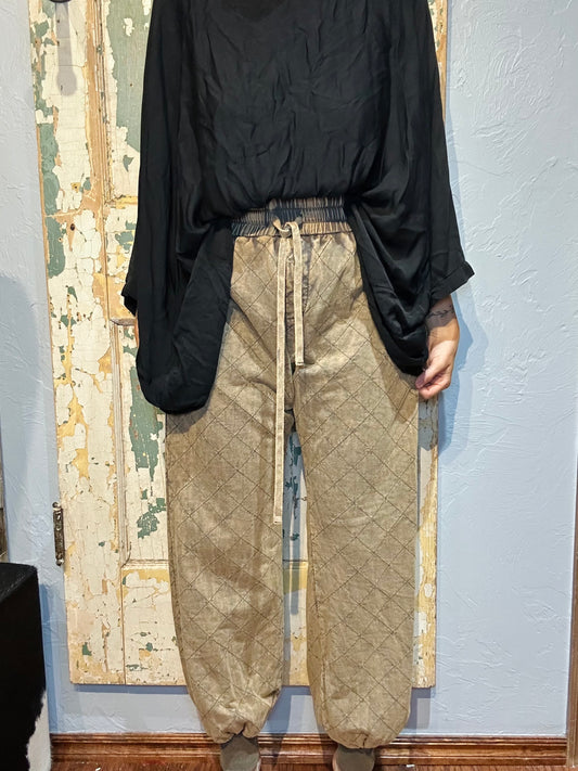 Oli & Hali Quilted Fabric Pants