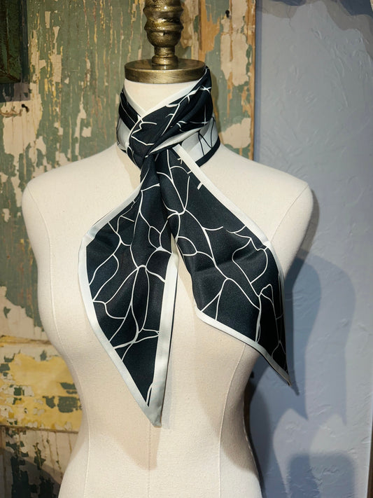 Black and Gray Abstract Twilly