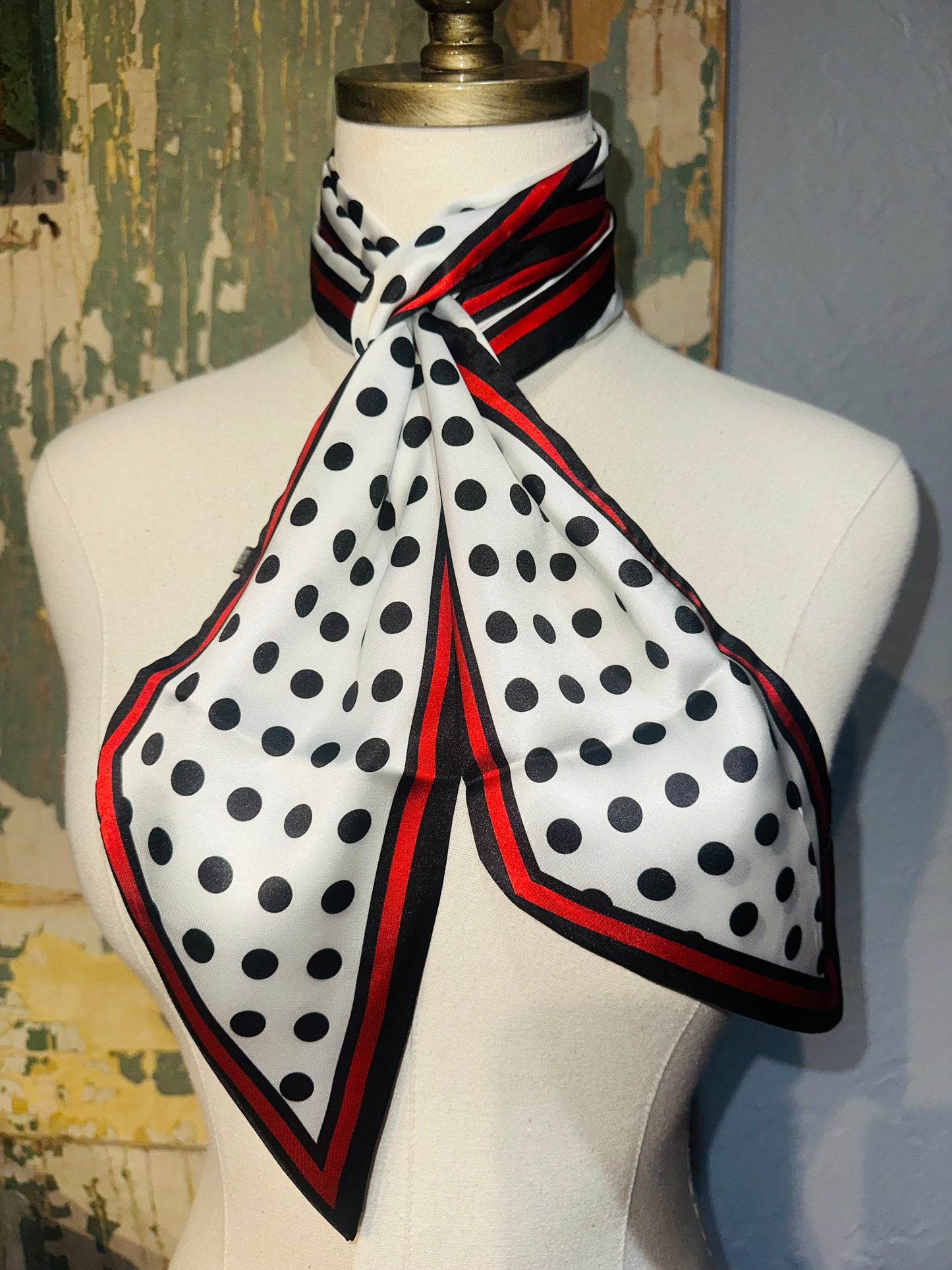 Red and Black Dot Twilly