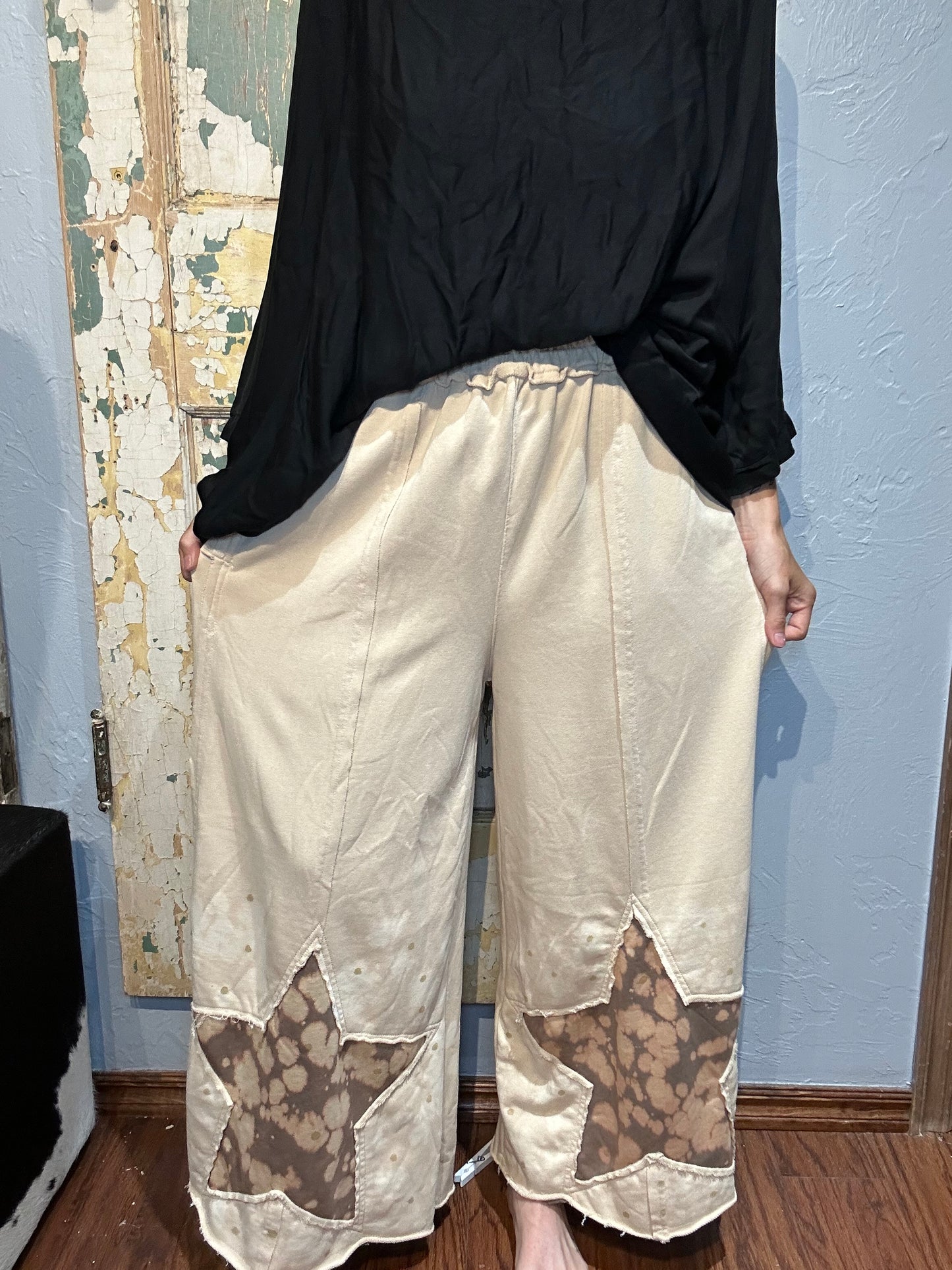 Tan Oli & Hali Star Pants