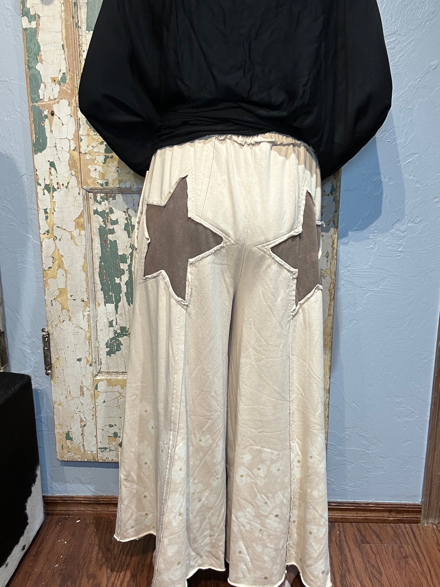 Tan Oli & Hali Star Pants