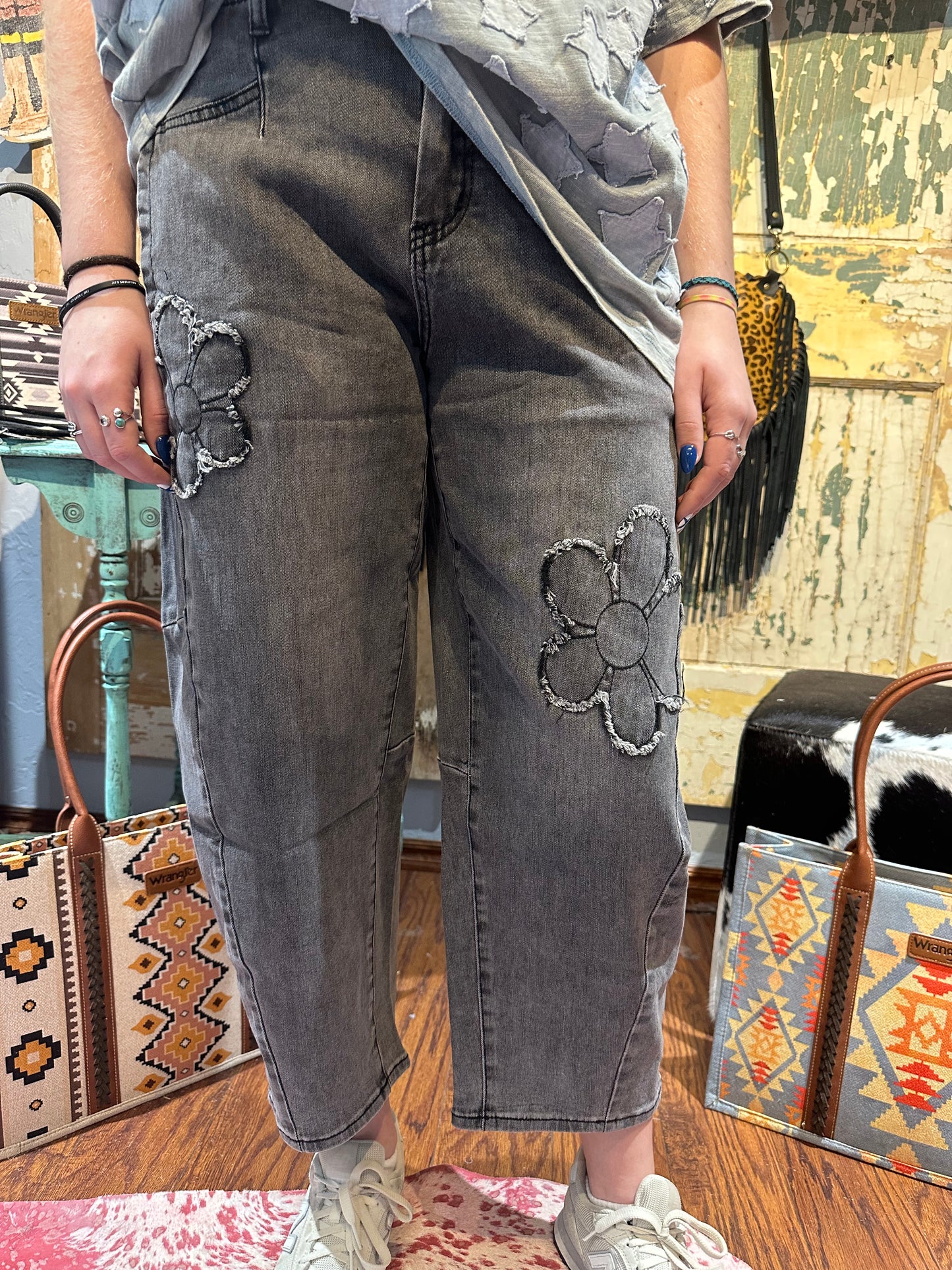 Easel Black Flower Barrel Denim