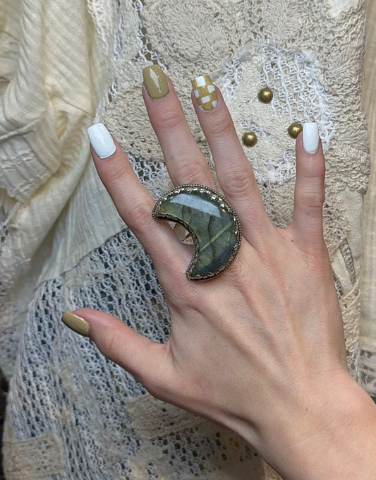 Tibetan Labradorite Moon Ring