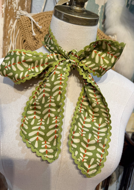 Green 100% Silk Twilly