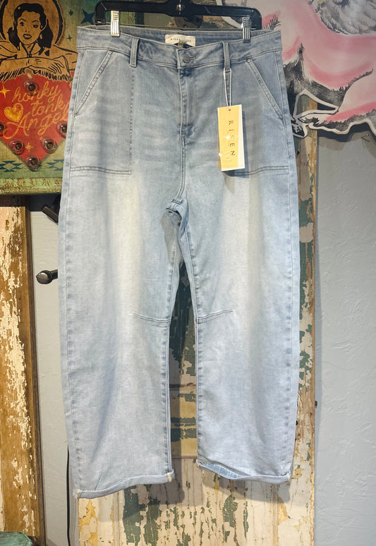 RISEN Mid Rise-Barrel Relaxed Patch Pocket Jeans Color Light