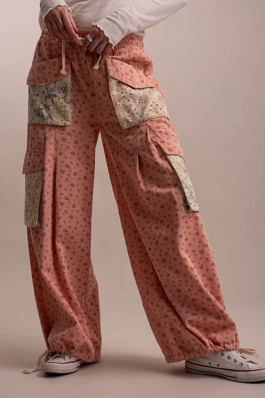 BlueVelvet Pale Pink Floral Printed Pants