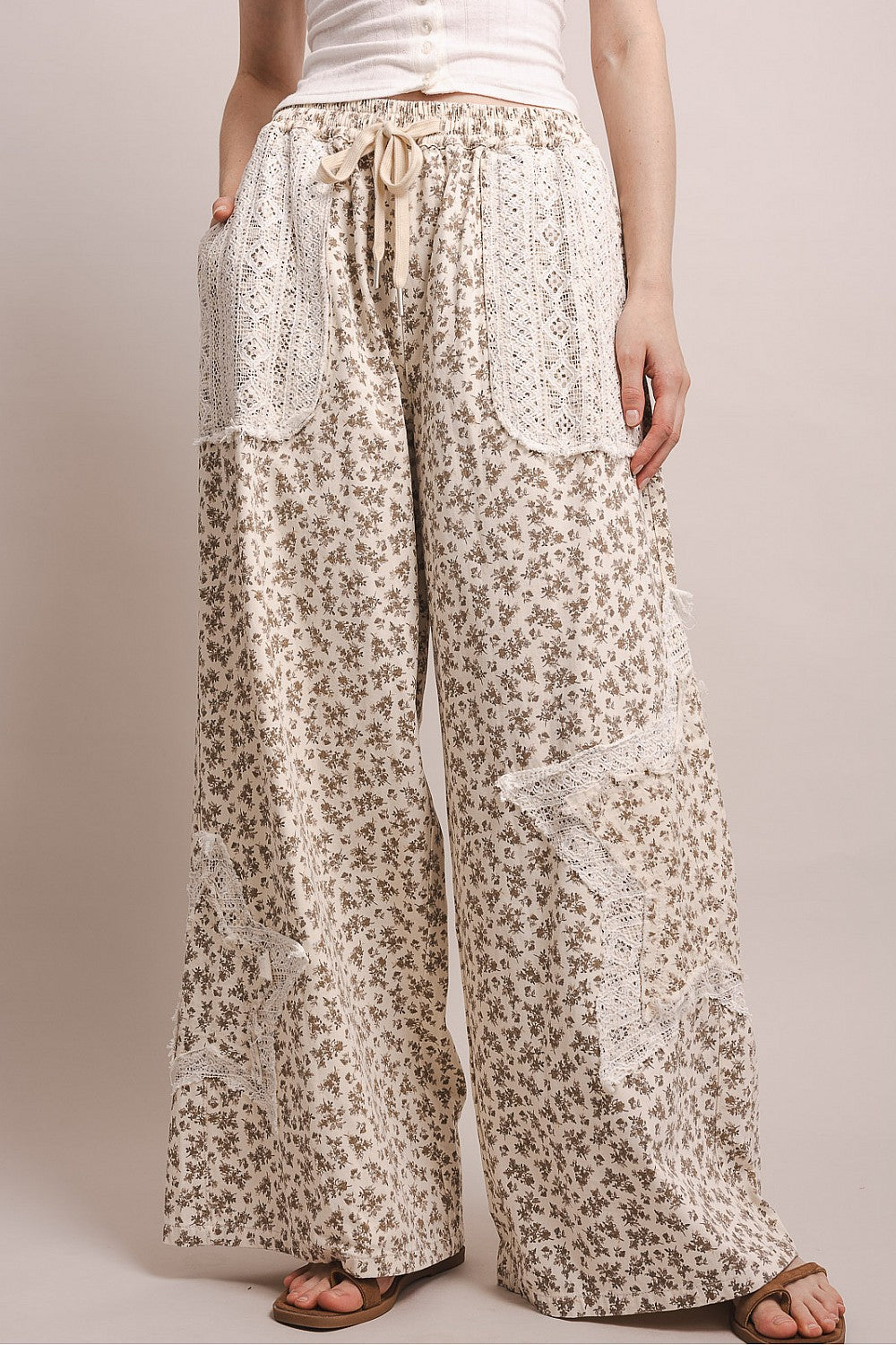 BlueVelvet Floral Star Patch Wide Leg Pants