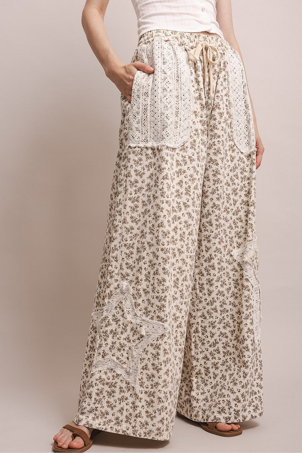 BlueVelvet Floral Star Patch Wide Leg Pants