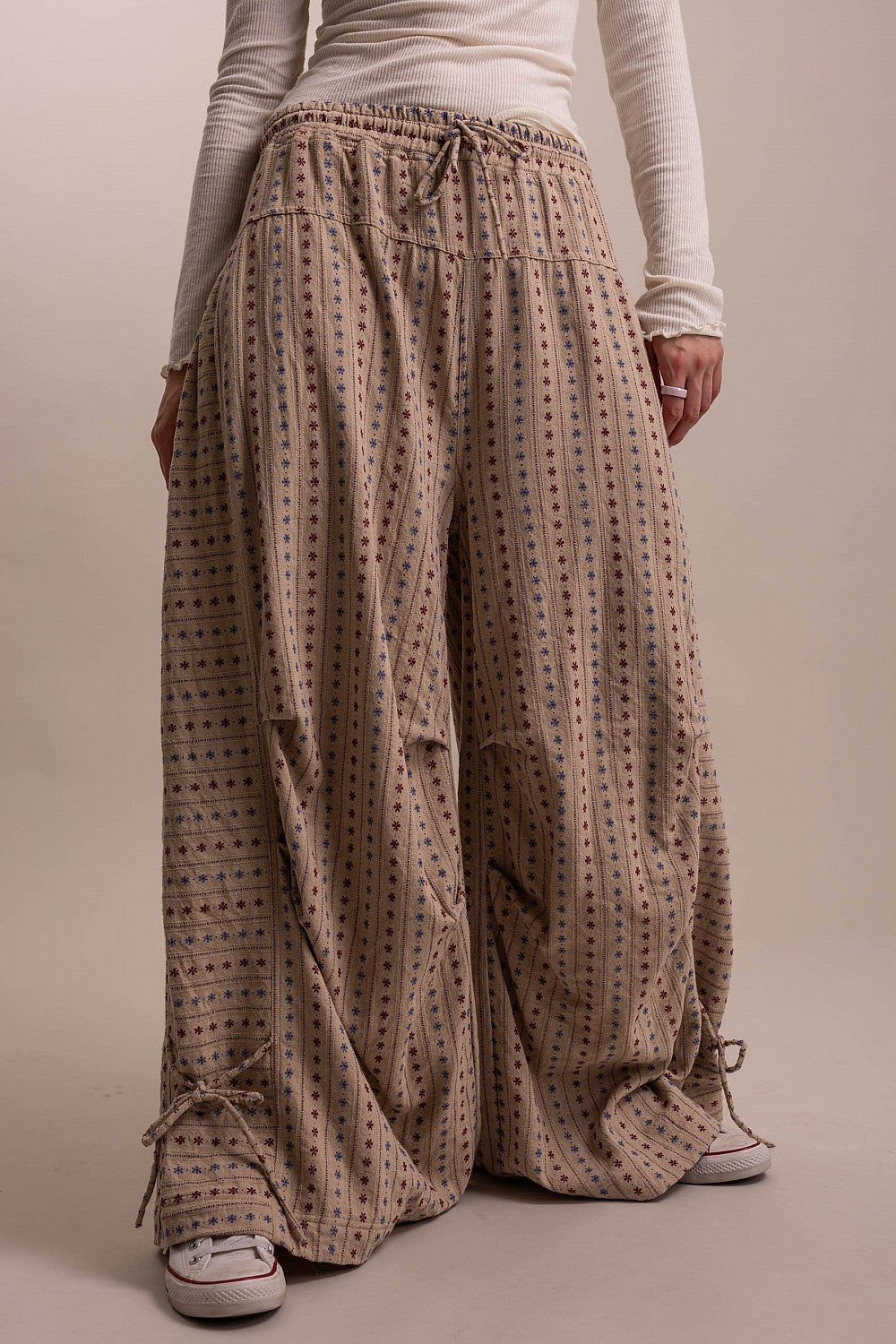 BlueVelvet Floral Print Pants