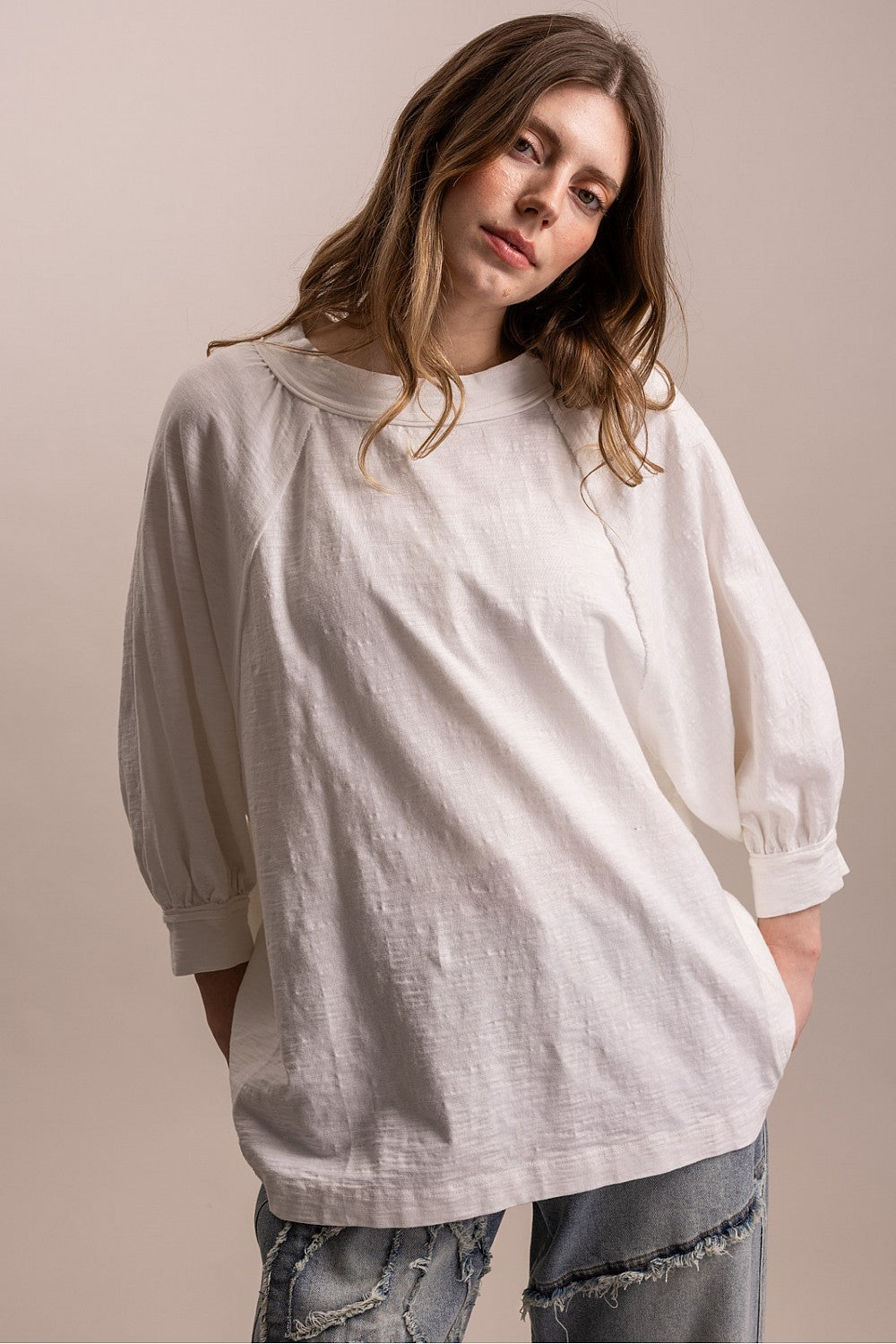 BlueVelvet Off White Round Neck Top