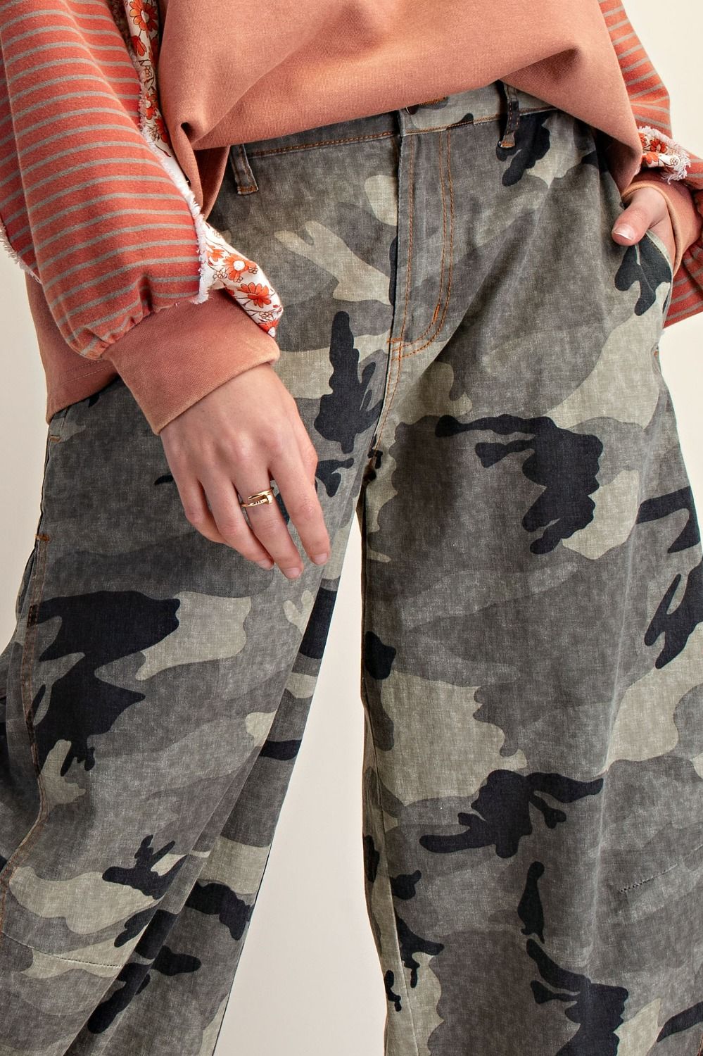 Easel Olive Grey Camo Barrel Pants