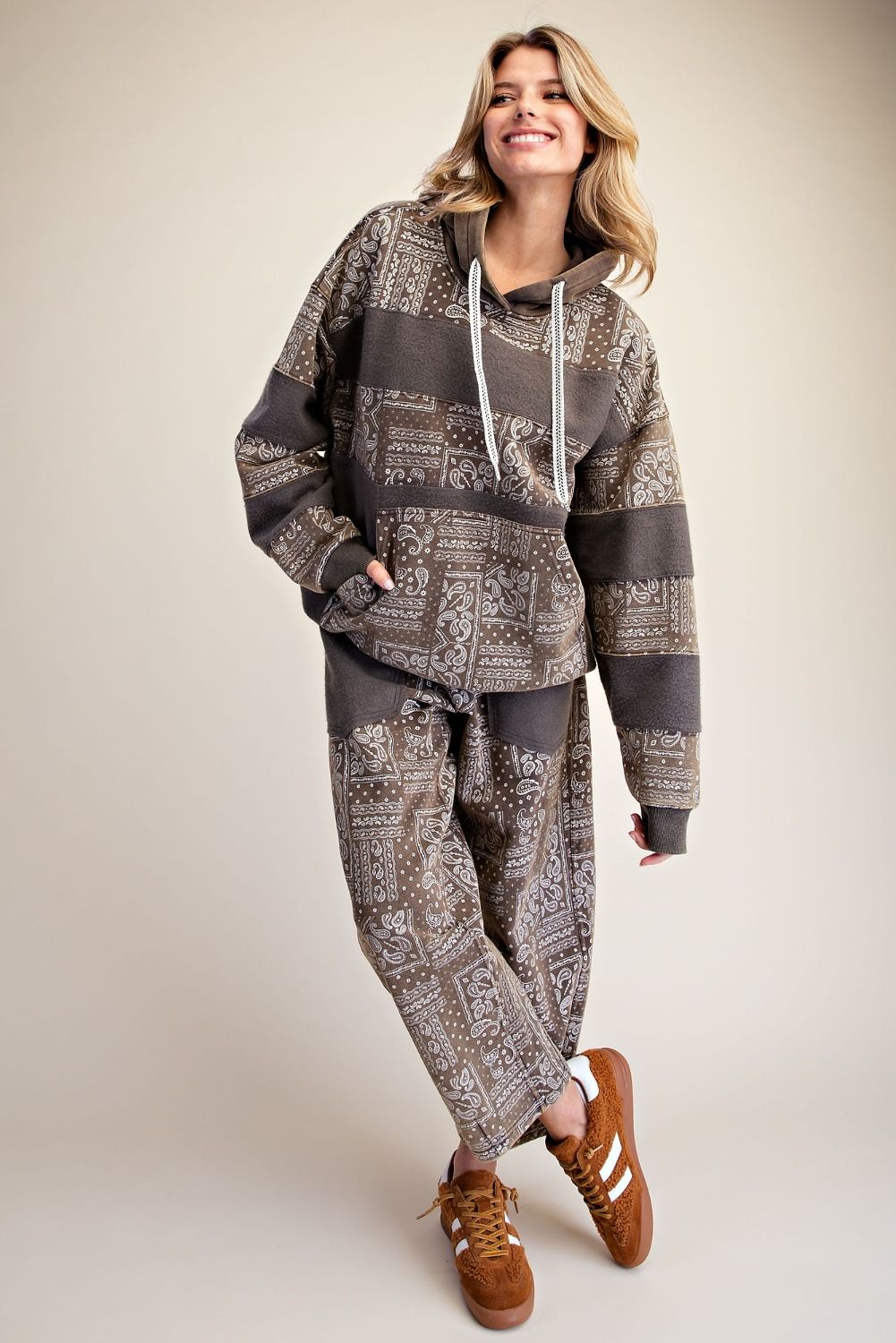 Easel Ash Bandana Print Barrel Pants