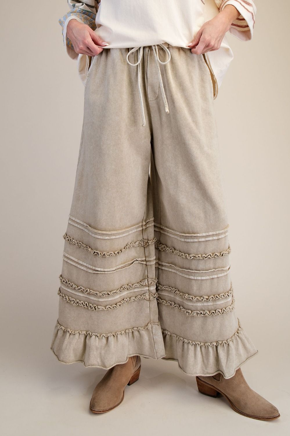 Easel Latte Ruffle Pants