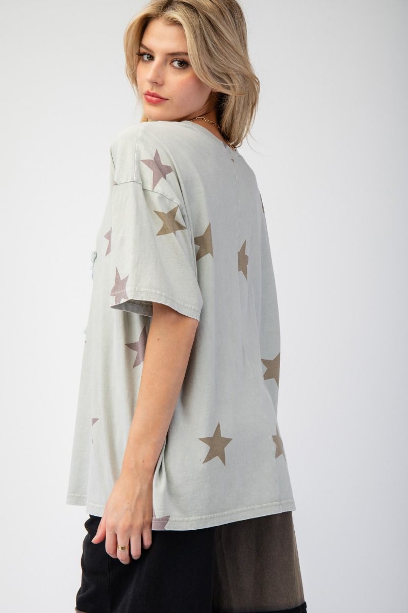 Easel Star Patch and Print Top Pale Sage