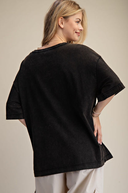 Easel Black Queen of Heart Tee