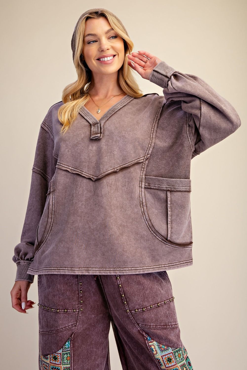 Easel Mocha Pocket Pullover